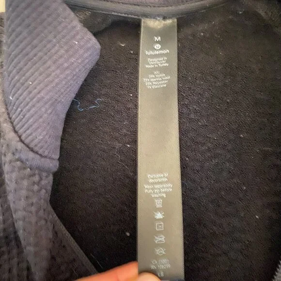 Lululemon Men's Black Zip Sweater - Mock turtleneck - Medium - Picture 4 of 7